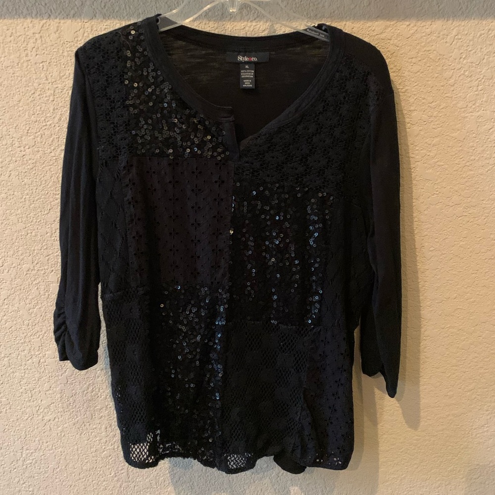 Women’s Style & Co black T shirt. Size XL.
